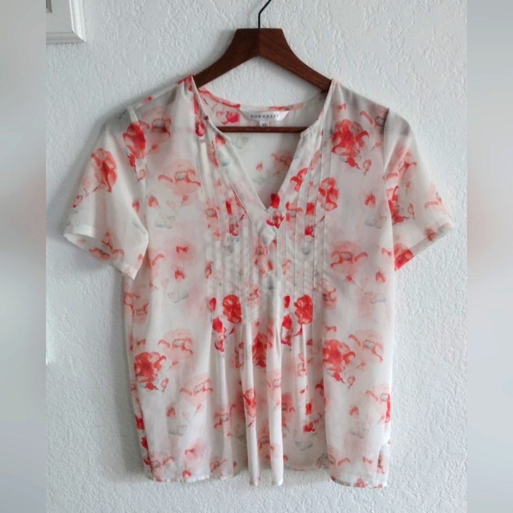 3 /$15 Downeast beautiful floral blouse
